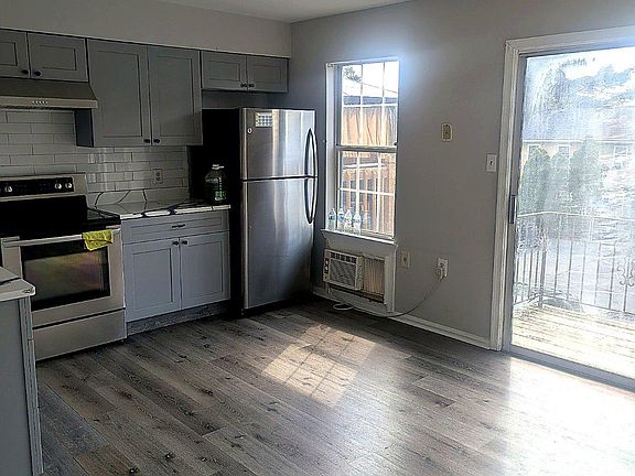 5th image of 2825 Rhonda Ln