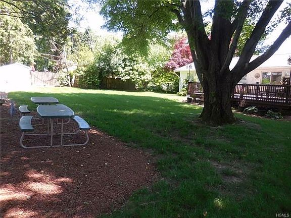 5th image of 8 Cathy Dr