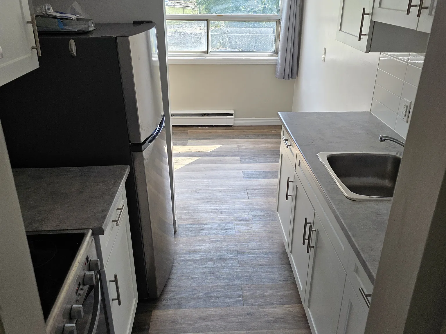 21 Stirling Avenue South Kitchener — Photo 2