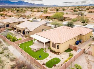 924 W Bosch Dr, Green Valley, AZ 85614