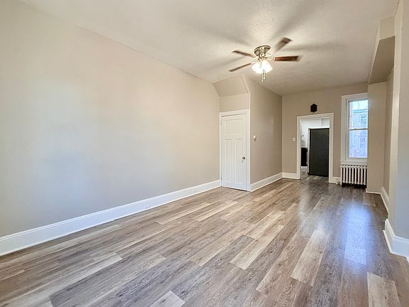 4th image of 920 Amity St