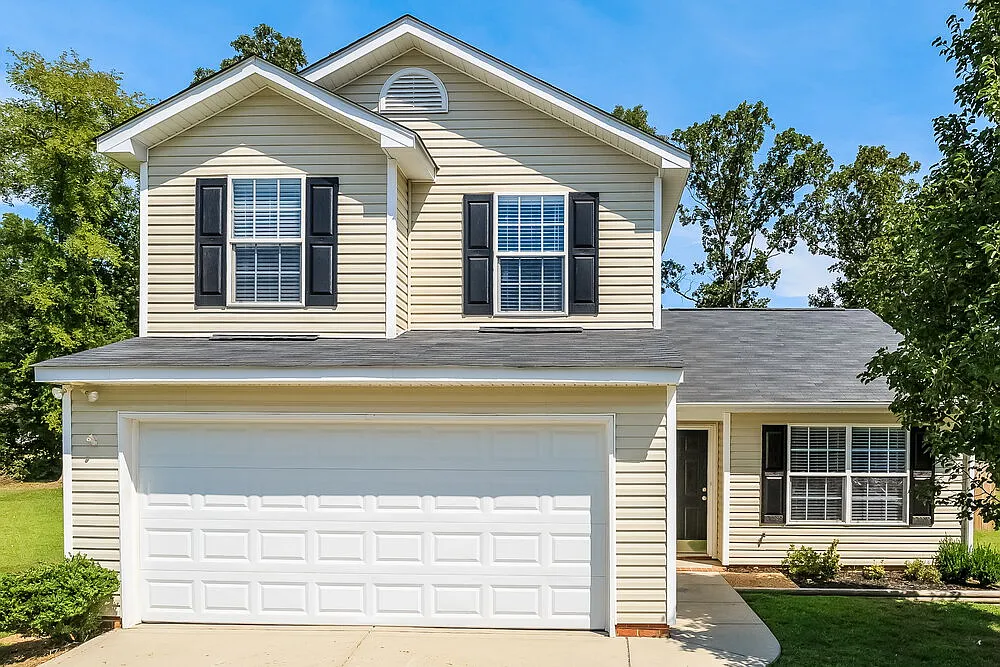 3 bed, 2.5 bath, 1573 sqft, $2,065 — Photo 1