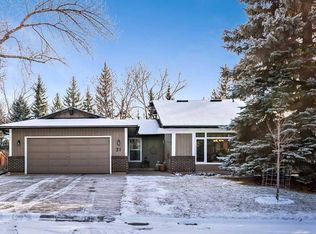 21 N Suntree Ln, Okotoks, AB T1S 1B9