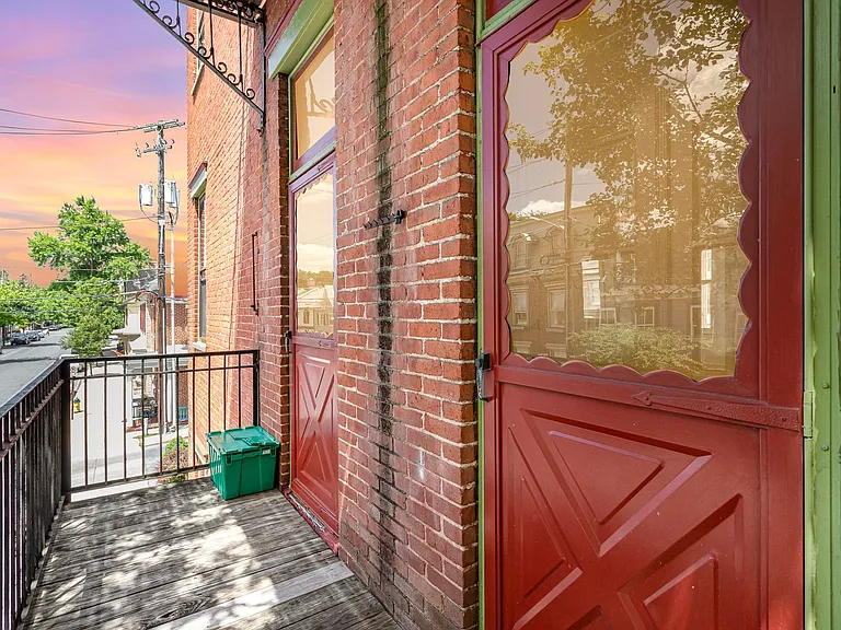 25 W Pomfret St — Photo 39