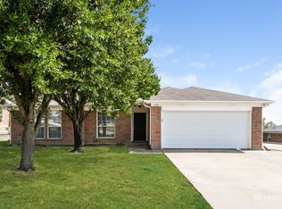 629 Green Mountain Rd, Burleson, TX 76028