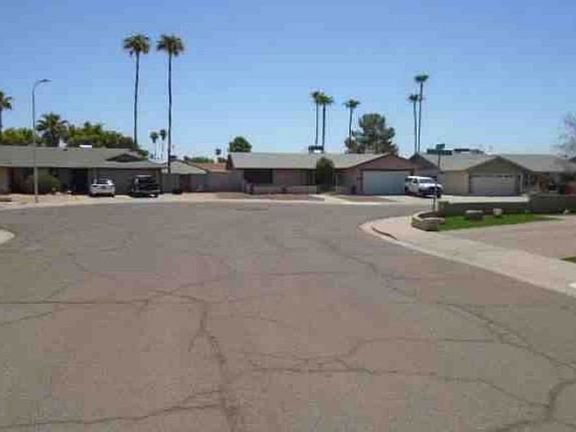 Exterior Neighborhood (street photo)