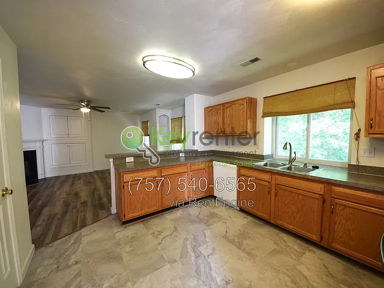 1109 Lady Ashley Dr — Photo 11
