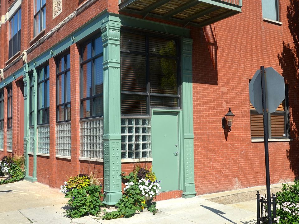 1st image of 1350 W Grand Ave APT 1A