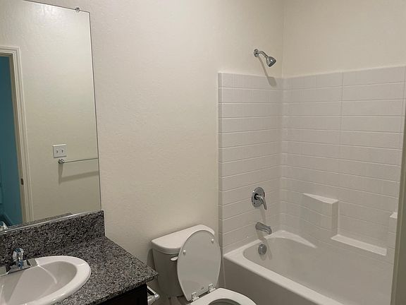 5th image of 142 N Tommy St