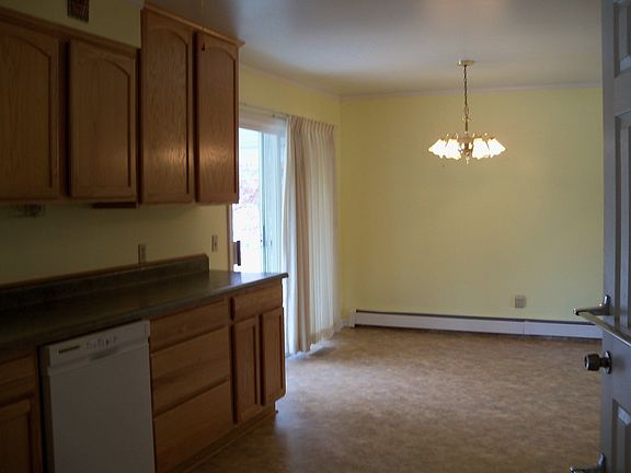 4th image of 327 N Brooke St