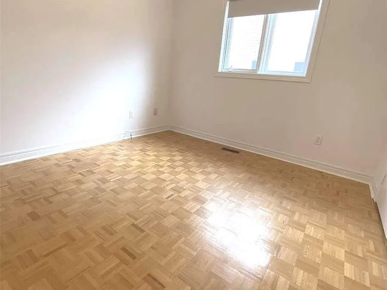 365 Meegan Ct — Photo 12