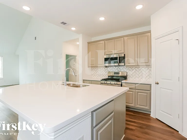 10539 Dolce Ln — Photo 8