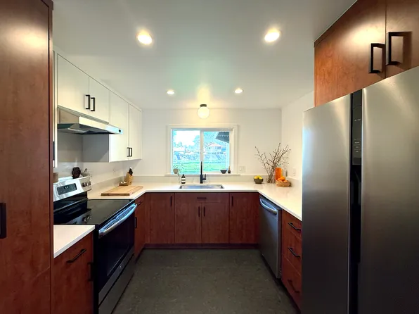 11755 SW 9th St, Beaverton, OR 97005