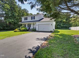 59 Burnt Hills Dr, Queensbury, NY 12804