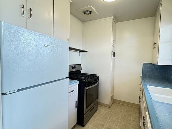 5th image of 495 S Madison Ave APT D