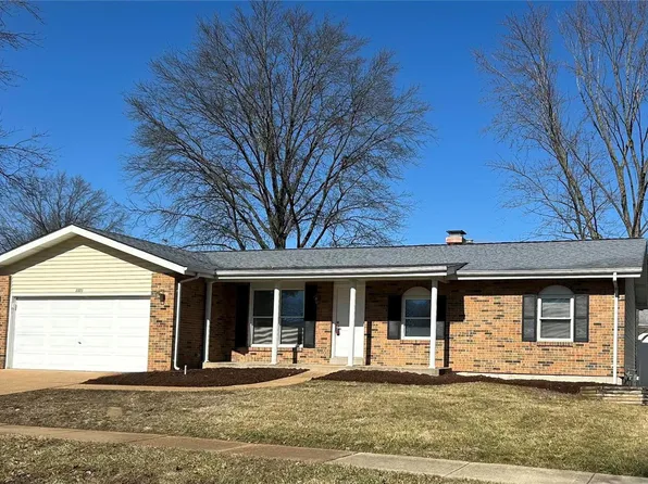 2371 Cavendish Ln, Saint Louis, MO 63129