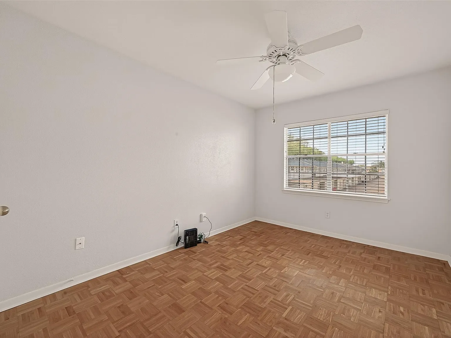 3 bed, 2.5 bath, 1640 sqft, $2,250 — Photo 4