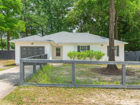 1093 Farmer St, Crestview, FL 32539