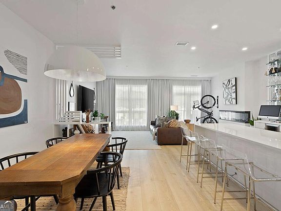 2nd image of 560 Dutch Valley Rd NE APT 2313