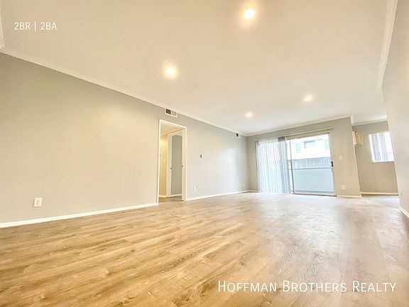 4th image of 701 S Hobart Blvd APT 202