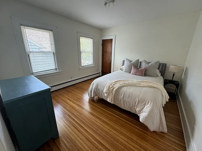 125 Redfern Dr — Photo 15