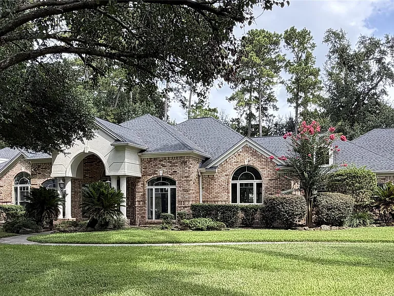 8615 Haven Woods Way — Photo 1