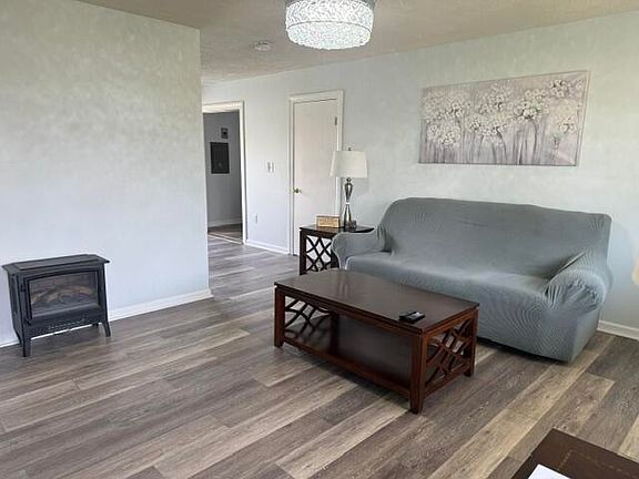 5th image of 1098 Mystic Ln S