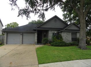 2957 Waterloo Rd, Pearland, TX 77581