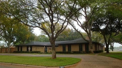 2nd image of 3607 Cedar Elm Ln