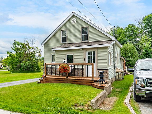 3rd image of 21 Maple St