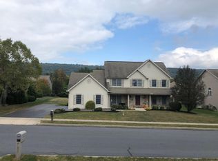 5800 Fawn Meadow Ln, Enola, PA 17025