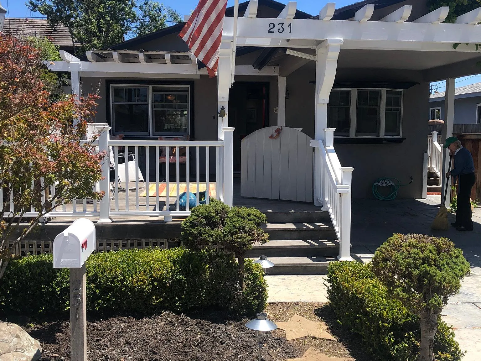 231 Castaic Ave — Photo 1