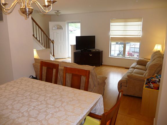 3rd image of 1800 Bramble Brooks Ln