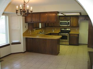 9401 Hillcrest Dr, Oklahoma City, OK 73159