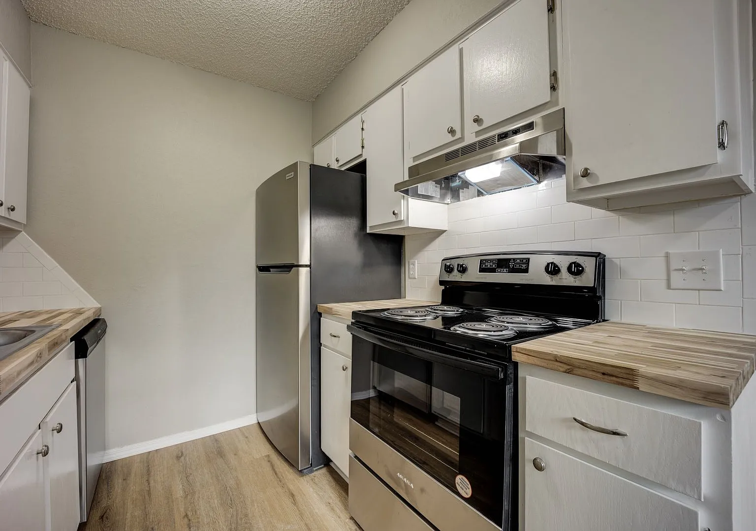The Cherry Tree: 1 & 2 Bedroom Apartments — Photo 1