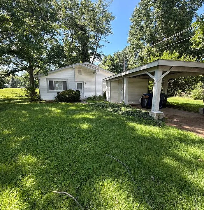602 Ledyard Dr