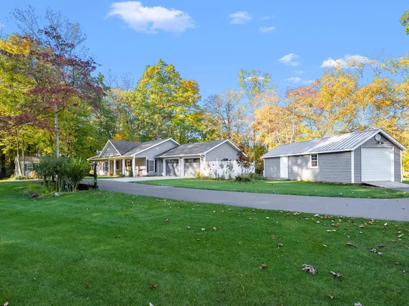 56160 Shady Ln, Three Rivers, MI 49093