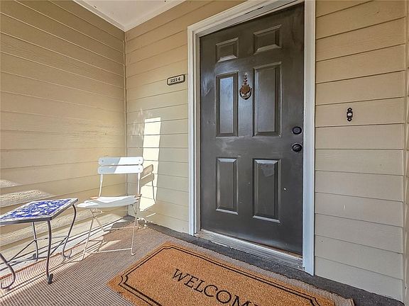 4th image of 2214 Lake Pointe Cir
