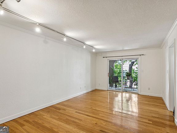 3rd image of 395 Pharr Rd NE APT 302