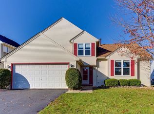 9 Bonnie Ct, Lake In The Hills, IL 60156