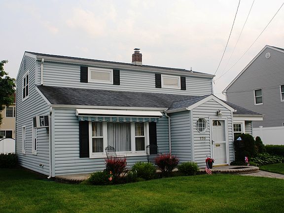 2nd image of 158 Fulton St