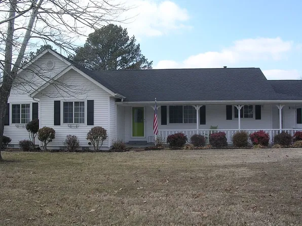 702 W Hunt Rd, Alcoa, TN 37701