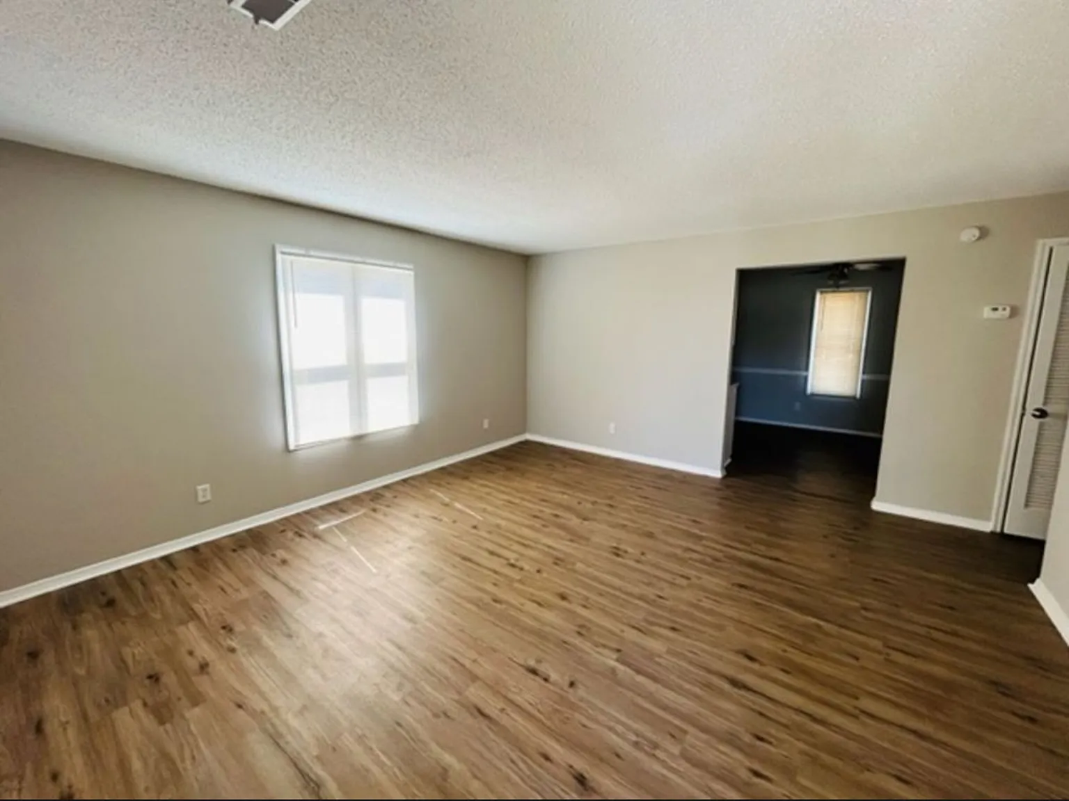 2 bed, 900 sqft, $1,150 — Photo 2