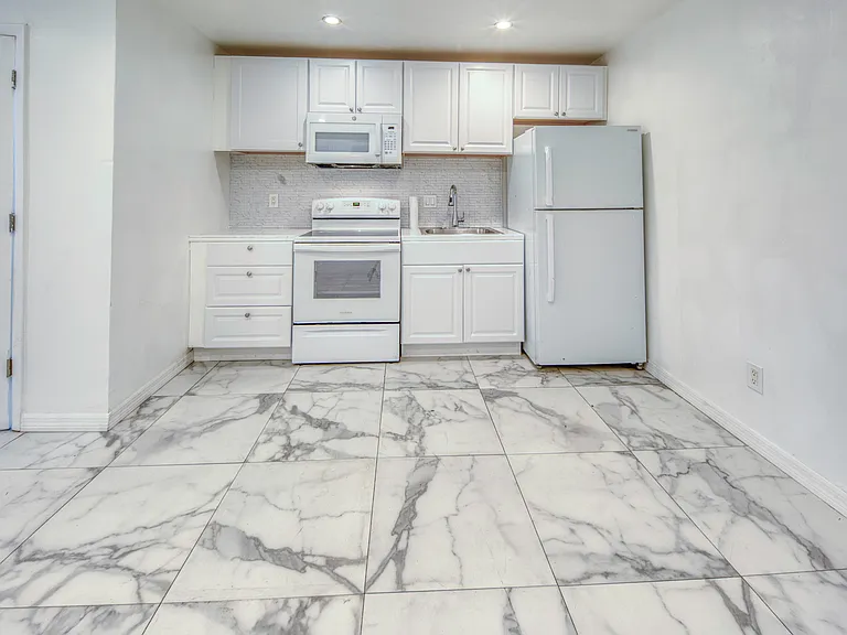519 S M St #2 — Photo 7