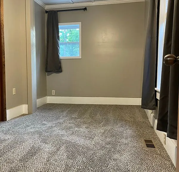 838 S Oak St — Photo 16