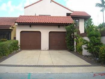 1st image of 1025 NE 203rd Ln