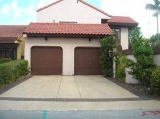 1025 NE 203rd Ln, Miami, FL 33179