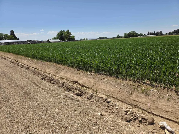 9524 Linden Rd, Nampa, ID 83687