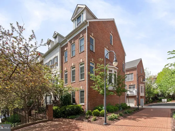 2423 Fairfax Dr, Arlington, VA 22201