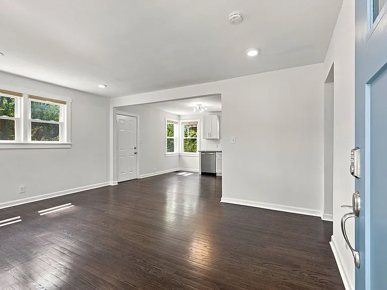 800 Oak St — Photo 4